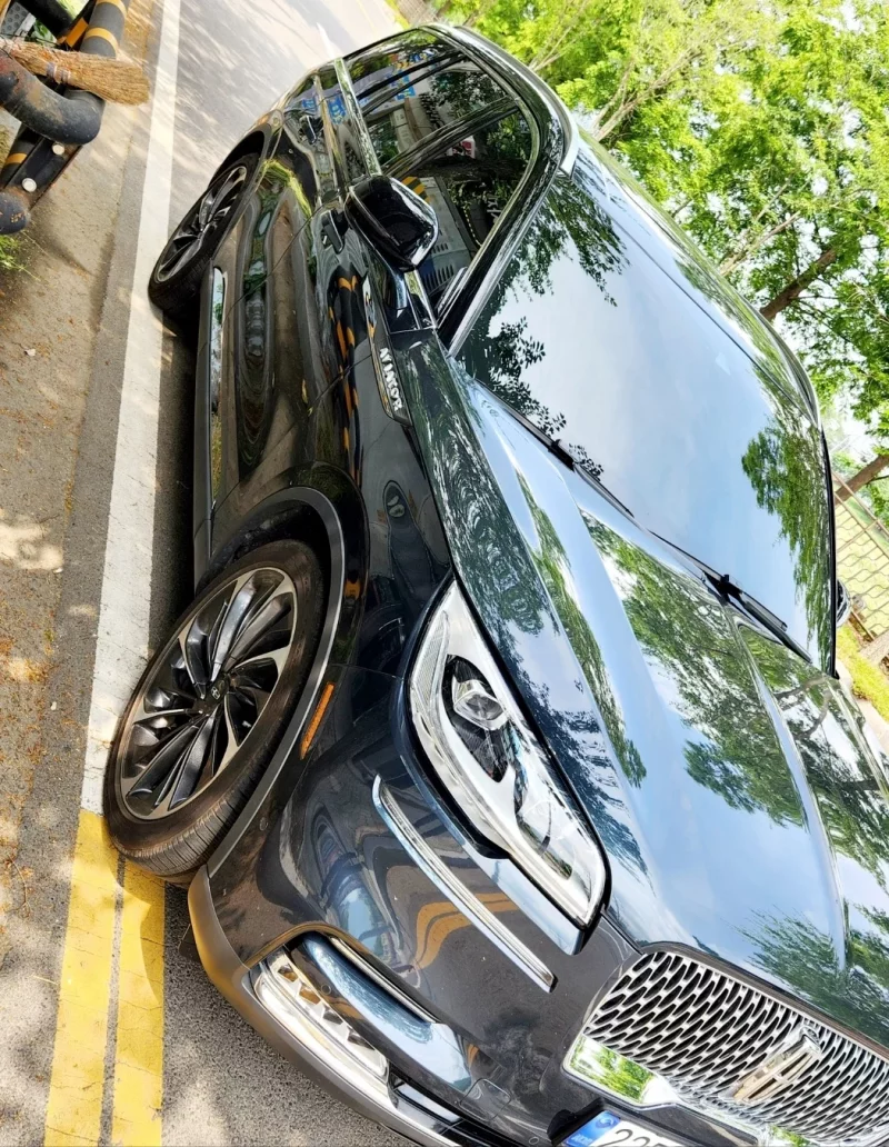 Lincoln AVIATOR