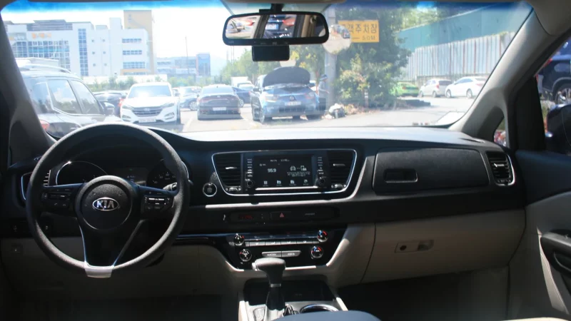 Kia Carnival