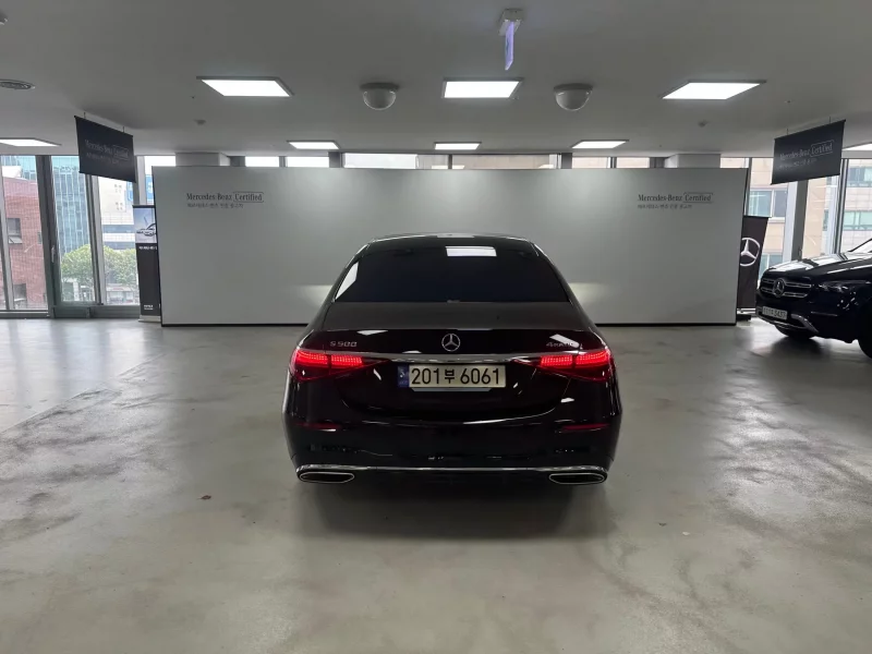 Mercedes-Benz S-Class