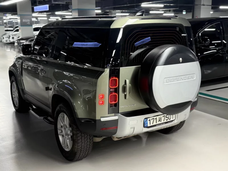 Land Rover DEFENDER