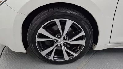Nissan MAXIMA