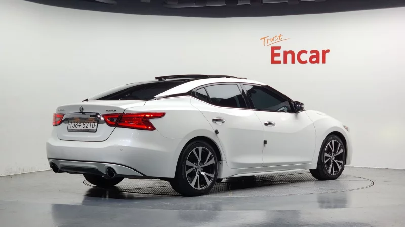 Nissan MAXIMA