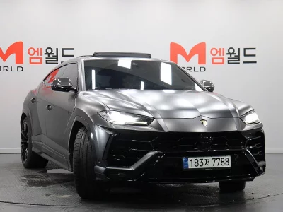 Lamborghini URUS