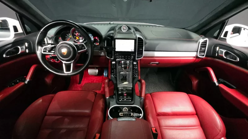 Porsche CAYENNE