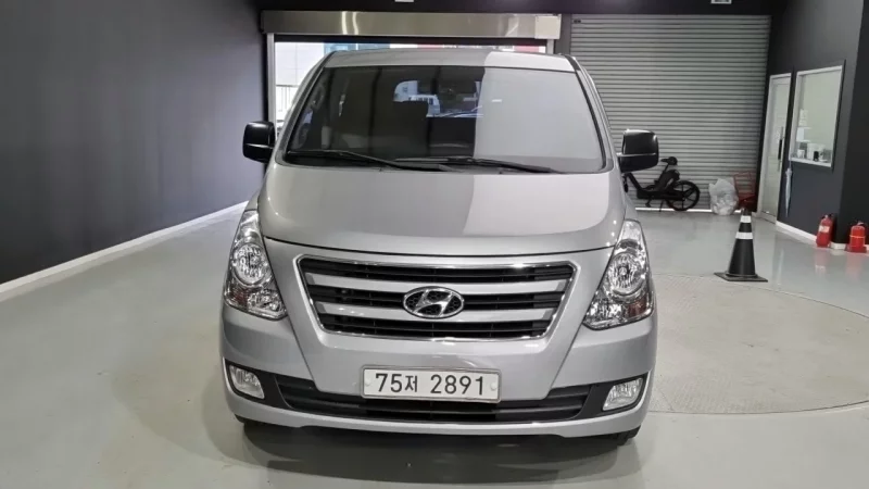 Hyundai Starex