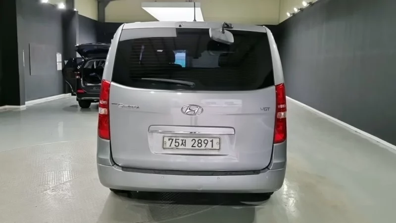 Hyundai Starex