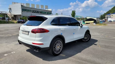 Porsche CAYENNE