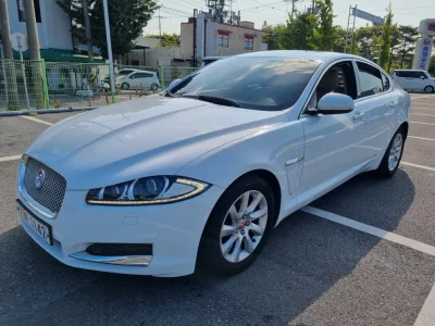 Jaguar XF