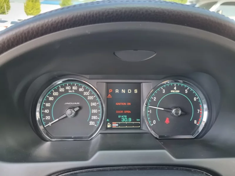 Jaguar XF