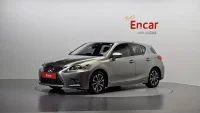 Lexus CT200h