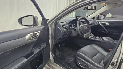 Lexus CT200h