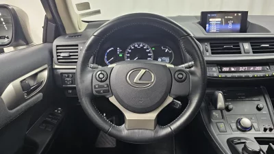 Lexus CT200h