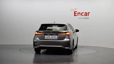 Lexus CT200h