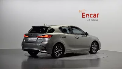 Lexus CT200h
