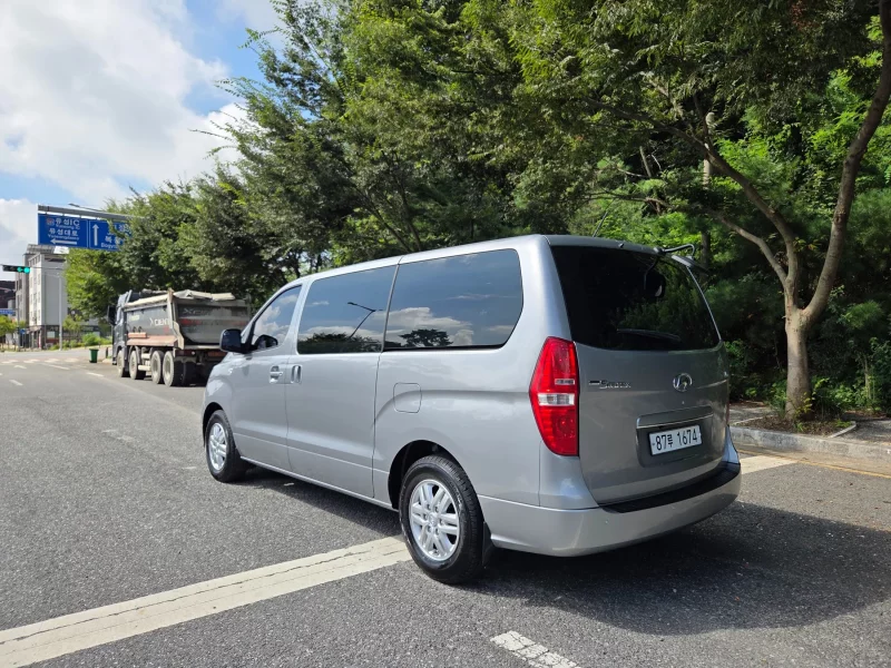 Hyundai Starex