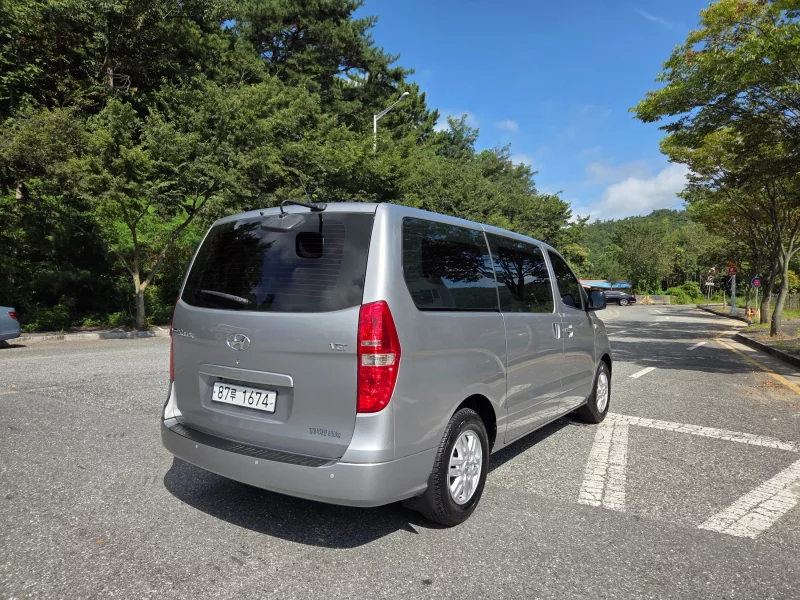 Hyundai Starex