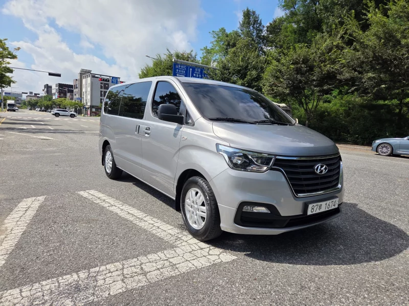 Hyundai Starex