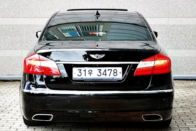 Hyundai Genesis