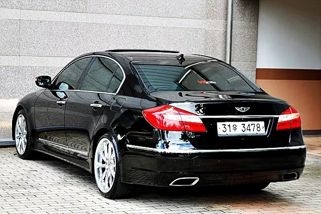 Hyundai Genesis