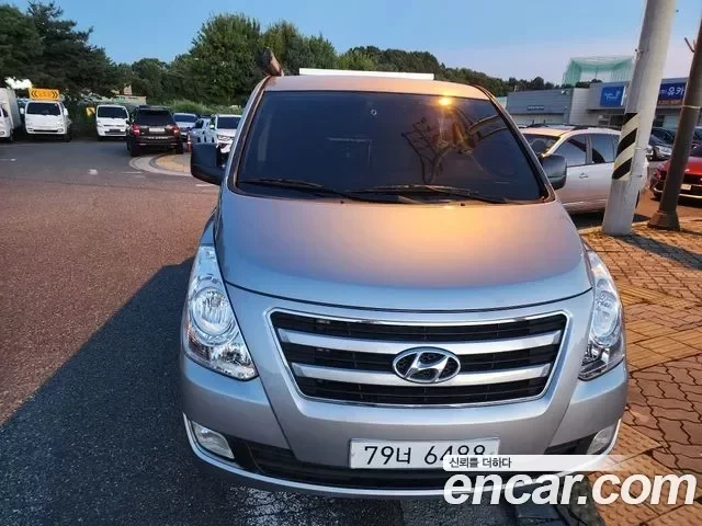 Hyundai Starex