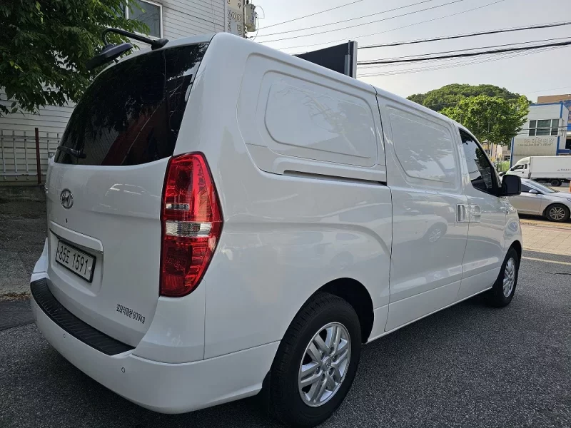 Hyundai Starex