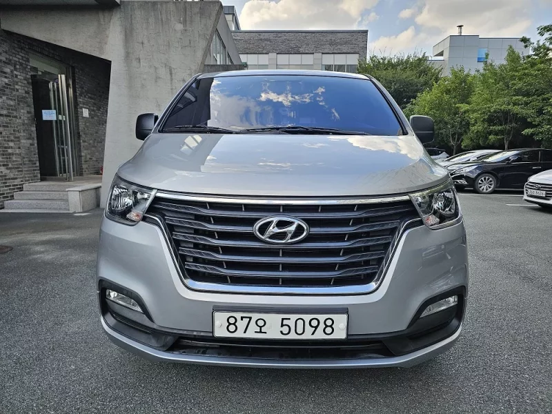 Hyundai Starex