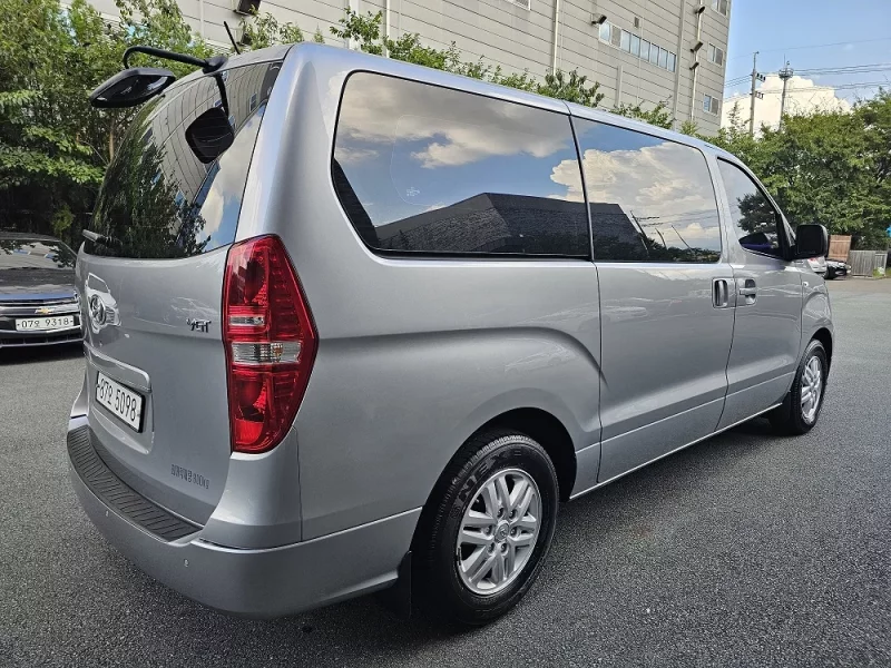 Hyundai Starex