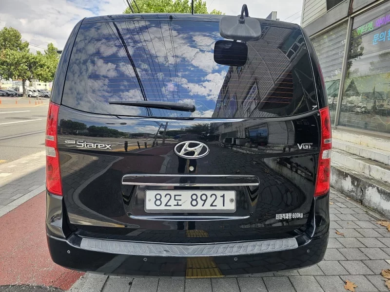 Hyundai Starex
