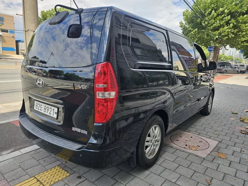 Hyundai Starex