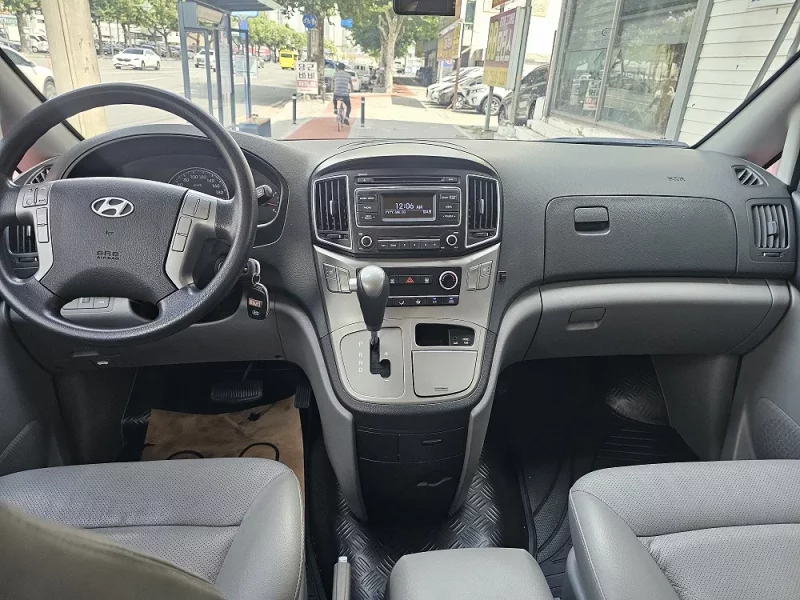 Hyundai Starex