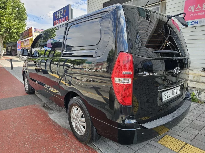 Hyundai Starex