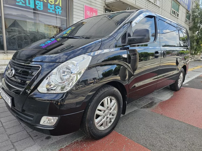 Hyundai Starex