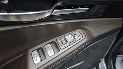 Genesis EQ900
