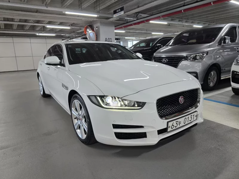 Jaguar XE