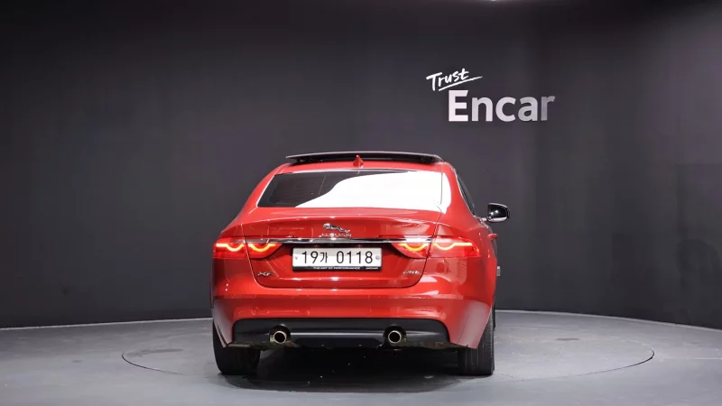 Jaguar XF