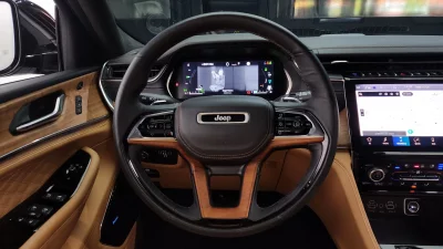 Jeep CHEROKEE