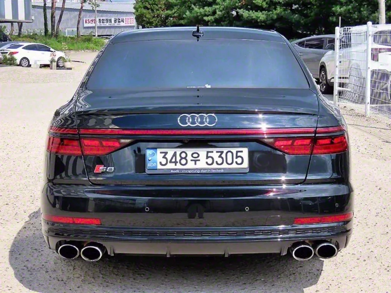 Audi S8