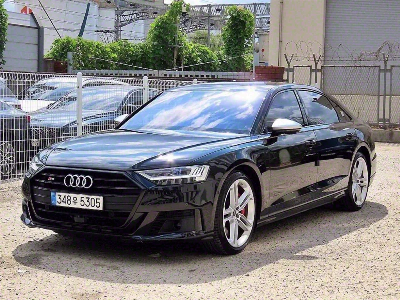 Audi S8