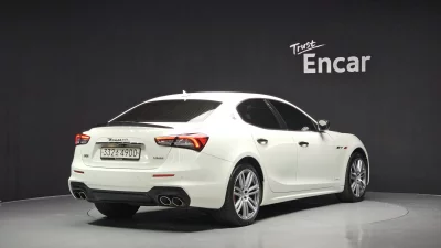 Maserati GHIBLI