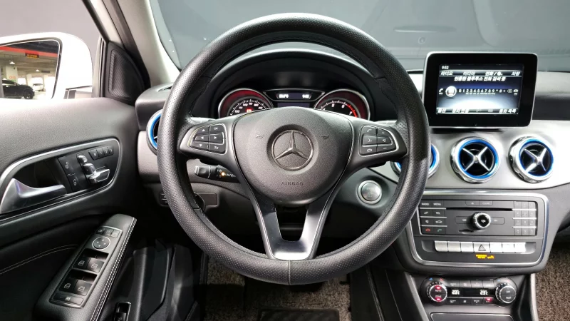 Mercedes-Benz GLA-Class