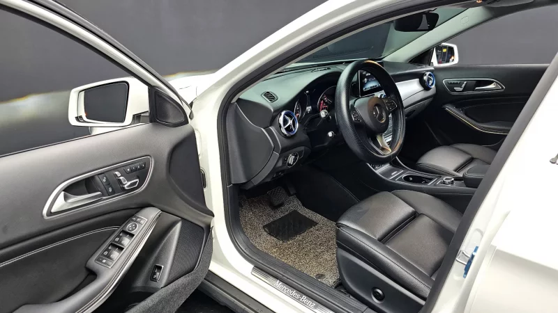 Mercedes-Benz GLA-Class