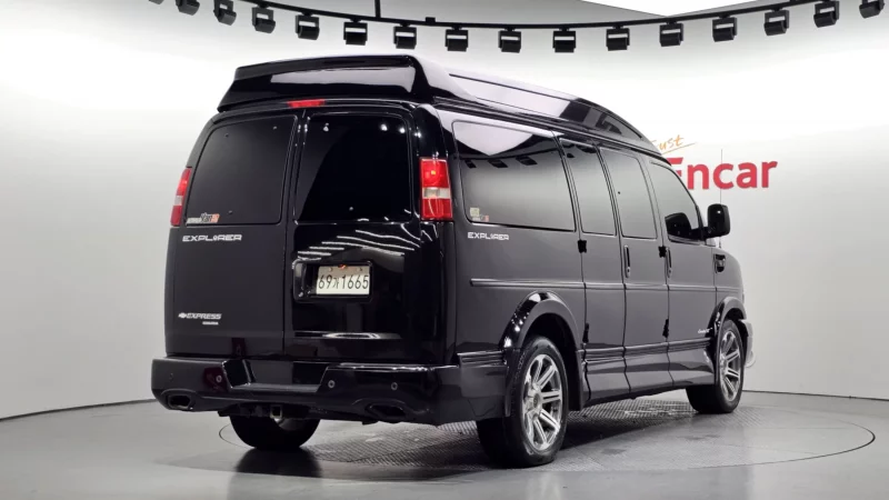 Chevrolet Express Van