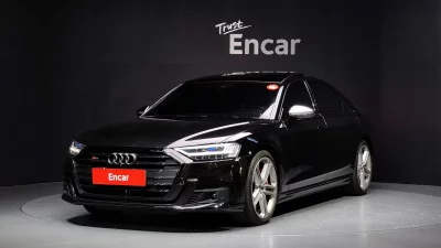 Audi S8