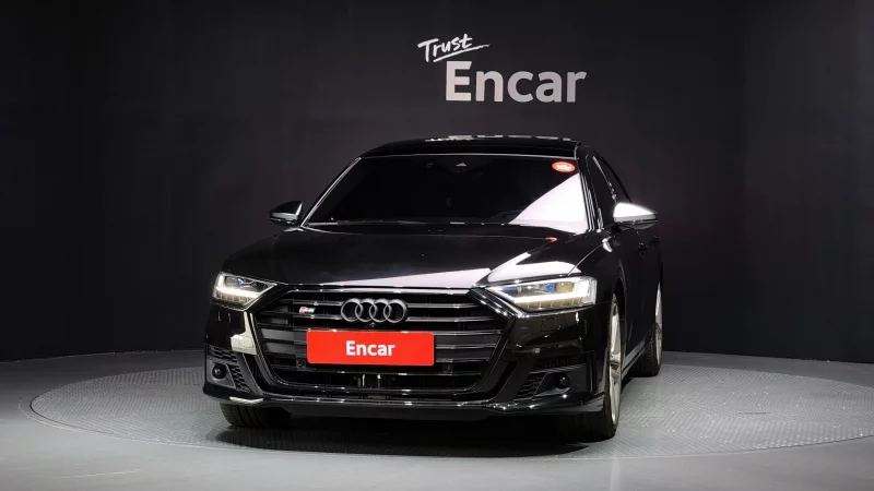 Audi S8