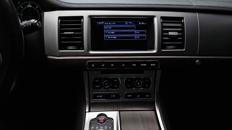 Jaguar XF