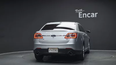 Ford TAURUS