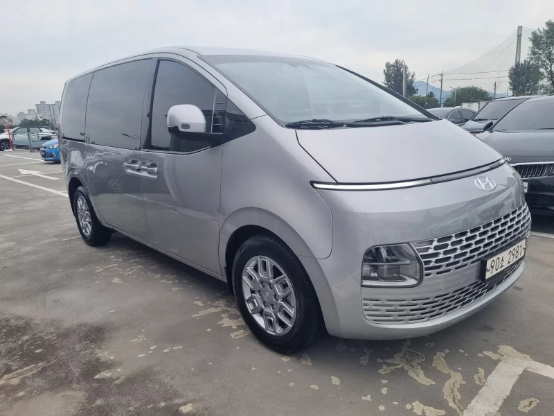 Hyundai Staria