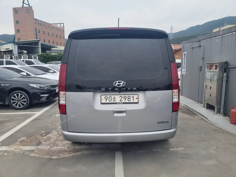 Hyundai Staria