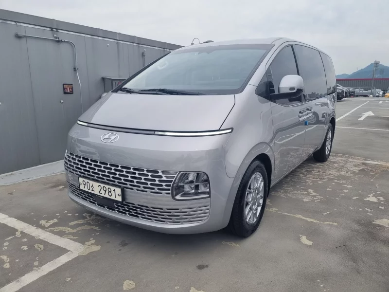 Hyundai Staria