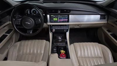 Jaguar XF
